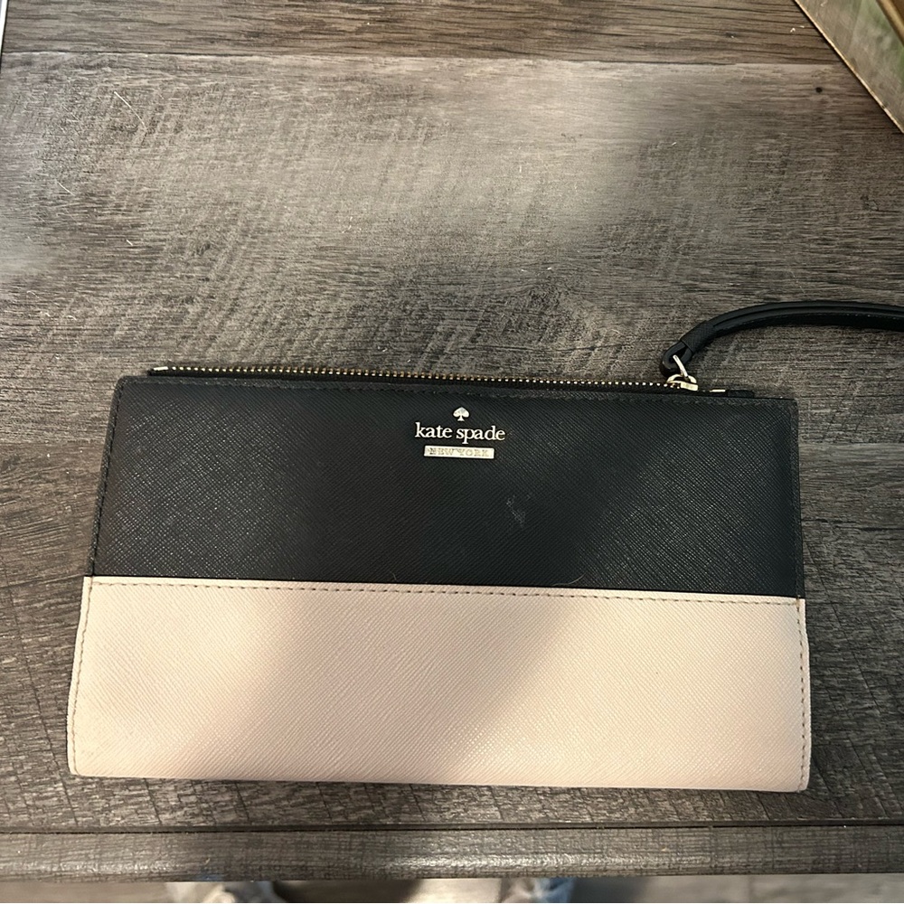 Black and White kate spade wallet